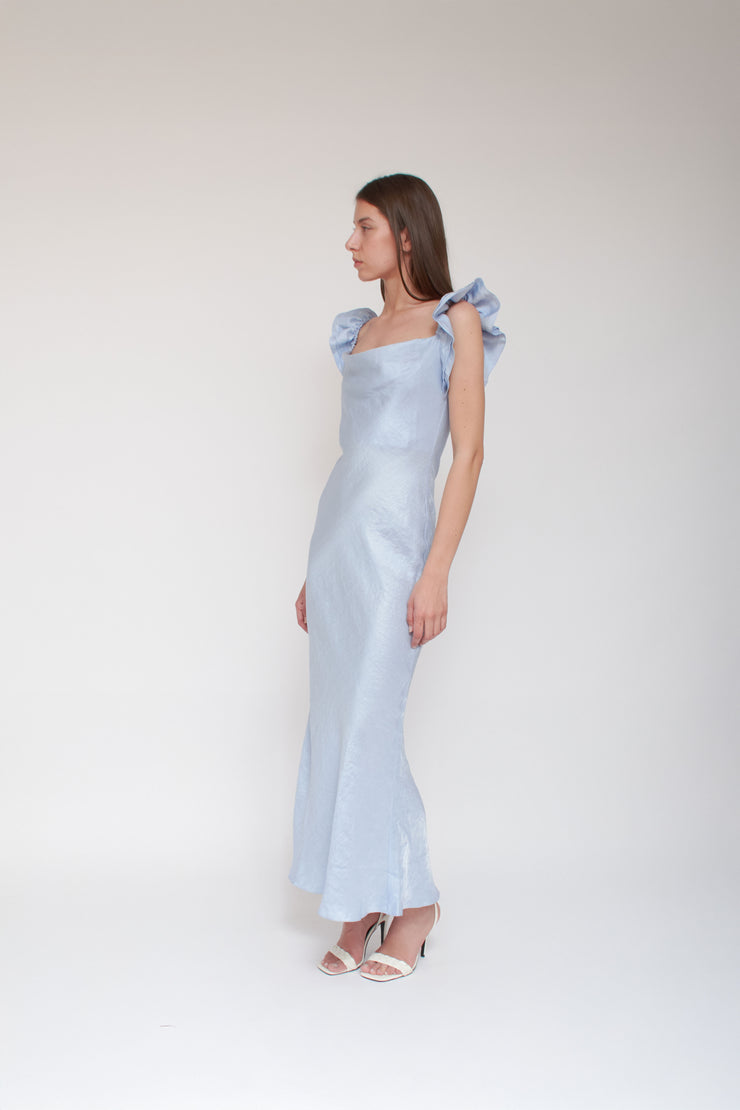 Vanessa Cocchiaro, bleu glacier, invitée de mariage, coupe en biais, froufrous, robe de soirée, événement