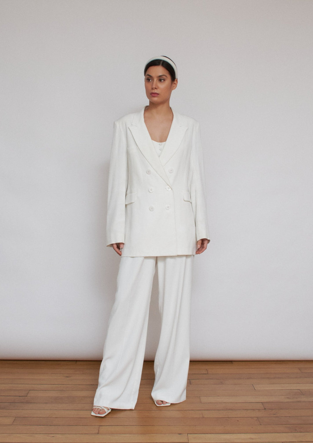 THE GLADYS BLAZER - Chic and elegant white boyfriend jacket